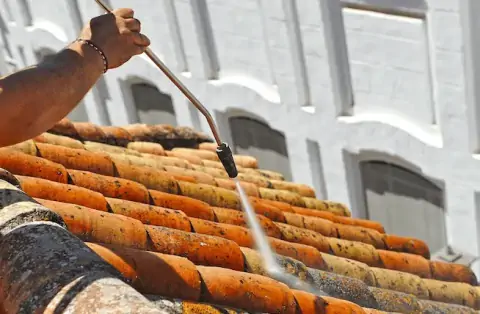 Nettoyage de toitures - Ploumilliau